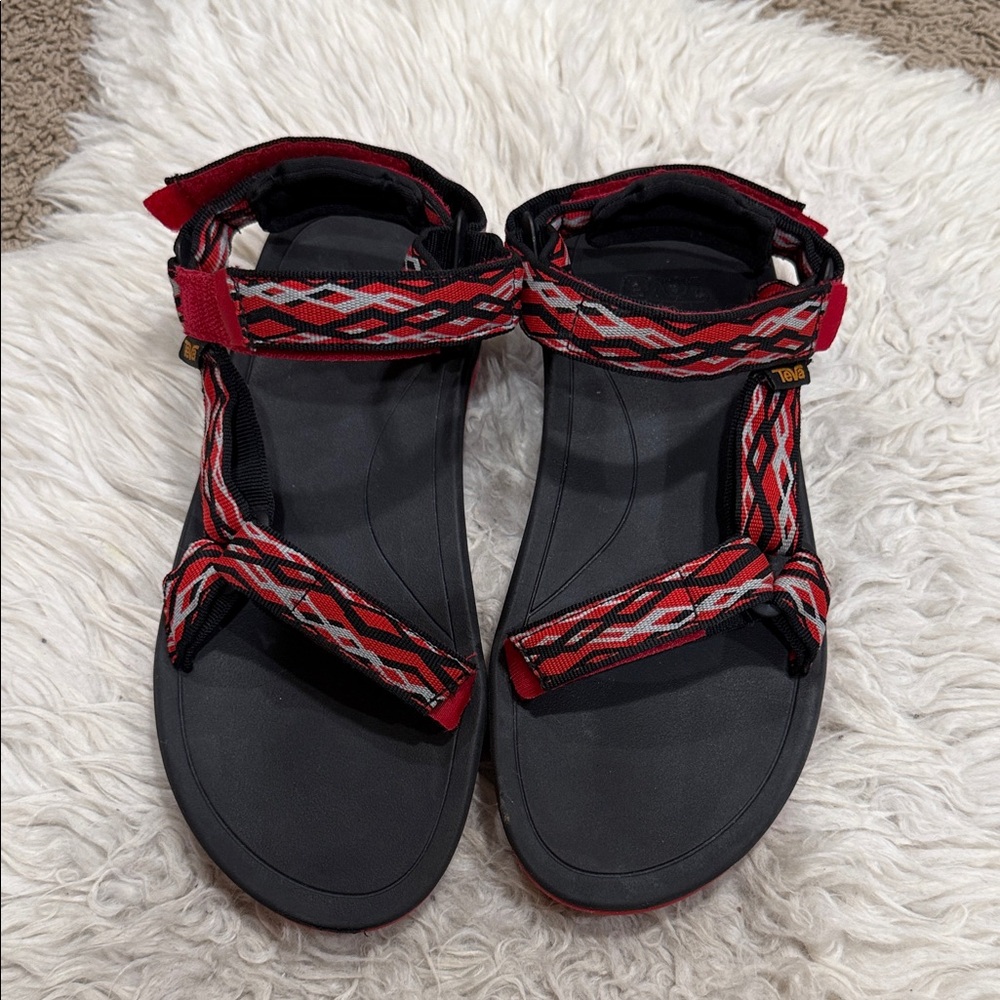 Teva‎ Men’s Hurricane XLT Sandal Size
7 Red Black Water Outdoor Adjustable
Shoe